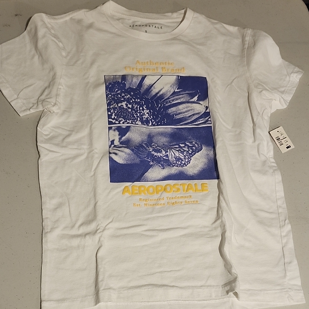 Aeropostale White Tee with Blue and Yellow Graphic